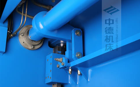 ZDPK-6325配有中德公司最新型扭軸同步裝置，強(qiáng)度高，能調(diào)節(jié)，專利技術(shù).jpg